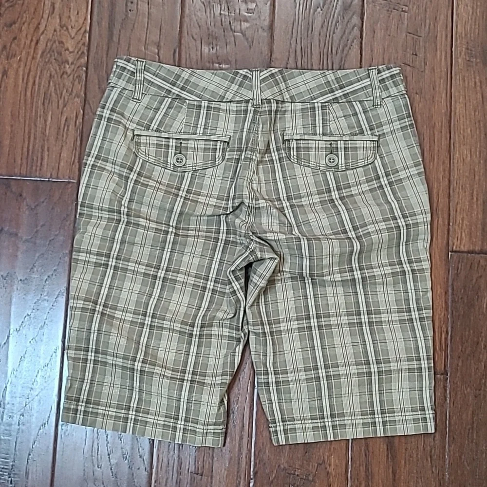 Express Olive Green & Tan Plaid Shorts size 6